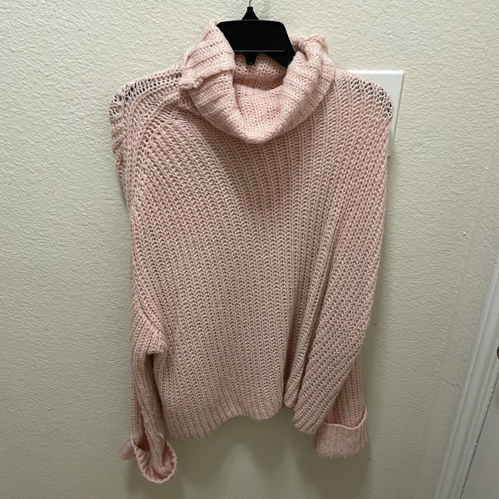 Leith light pink long sleeve sweater; Size Medium with turtleneck